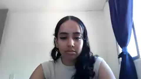 Independent model online show from April 26, 5:21 pm