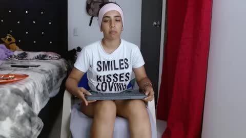 Independent model online show from February 22, 10:37 pm