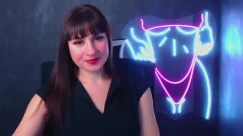 Caroline online show from December 13, 6:49 pm