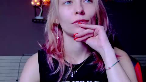 karoline121 online show from December 1, 9:06 pm