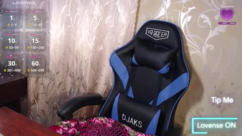 Caroline Fox online show from February 17, 10:36 am