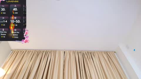 kasandra gomez online show from April 13, 1:01 pm