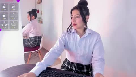 Kasandra Grant online show from April 13, 2:40 pm