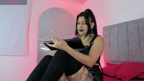 Kasandra Grant online show from December 19, 10:35 pm