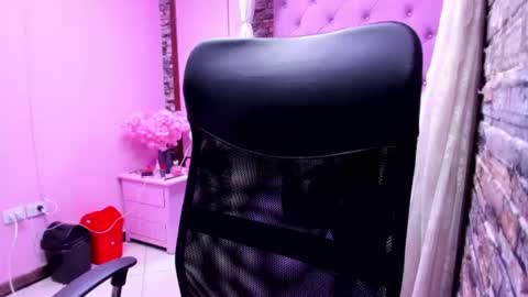 kassy Stone online show from June 18, 3:19 am