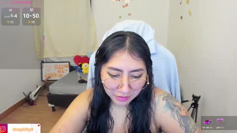 Snapshot of kat_ly_chan chatting on October 2, 12:04 am Kat       online show from October 2, 12:04 am