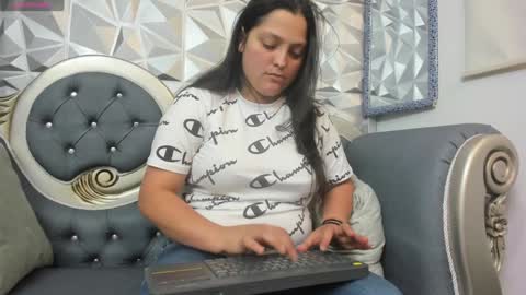 Snapshot of kataleyastiward chatting on February 3, 3:27 pm KATA online show from February 3, 3:27 pm