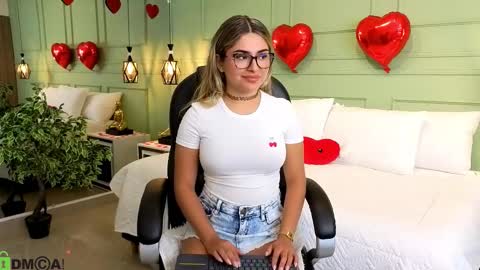 Kat online show from February 9, 12:29 pm