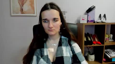 Kate  online show from March 29, 1:21 pm