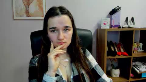 Kate  online show from March 28, 8:14 am