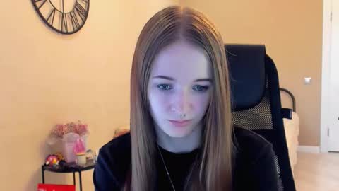 Snapshot of katekayer chatting on October 20, 9:56 am katekayer online show from October 20, 9:56 am