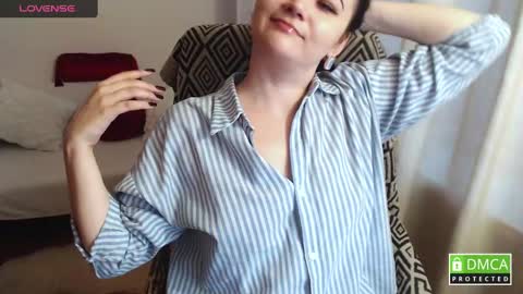 Snapshot of katelynwinehouse chatting on December 22, 11:00 am Katelyn online show from December 22, 11:00 am