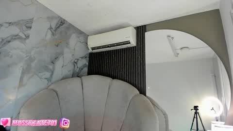 Im Katherine but call me Kate  online show from February 3, 12:14 pm