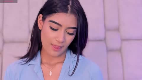 katherineruiz_ online show from March 5, 12:45 pm