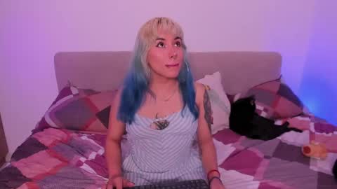 katia sofia cuper online show from April 19, 11:29 pm