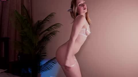 hi my name is Katrin Im 18 years old looking for fun and new acquaintances here online show from April 10, 11:00 pm
