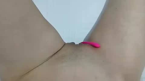 Snapshot of kattrinah_nikitta chatting on October 14, 7:05 pm nikitta online show from October 14, 7:05 pm