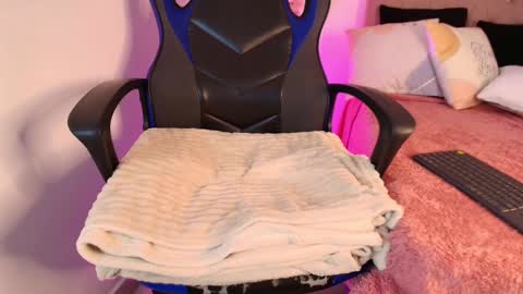 Katy Van online show from March 10, 6:05 am