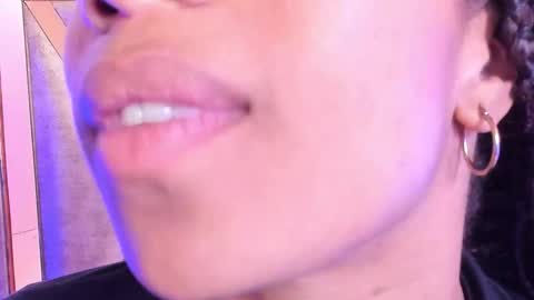 katyortiz online show from December 1, 11:36 am