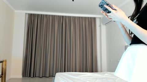 mai online show from February 8, 2:43 pm