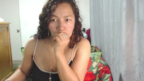  Khawit  online show from January 8, 3:43 am