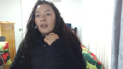  Khawit  online show from March 12, 8:33 pm