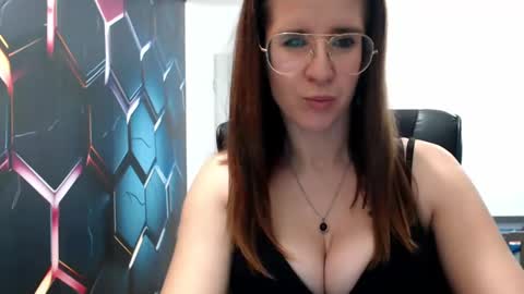 Snapshot of kayalips chatting on December 9, 9:16 pm KayaLips online show from December 9, 9:16 pm