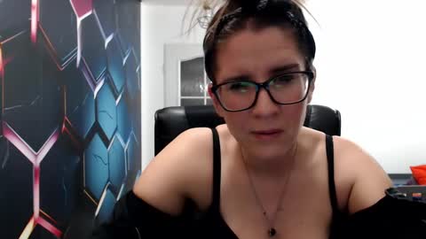 Snapshot of kayalips chatting on December 11, 9:45 pm KayaLips online show from December 11, 9:45 pm