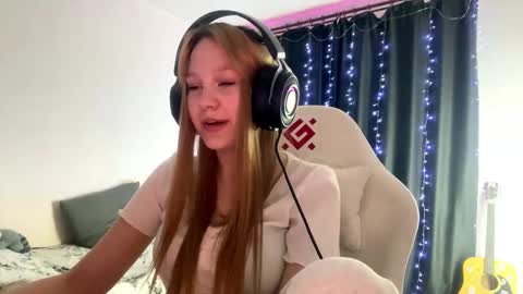 Amia online show from March 27, 5:57 pm