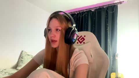 Amia online show from April 15, 5:35 pm