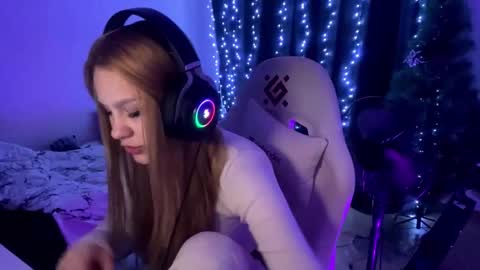 Amia online show from February 13, 7:37 pm