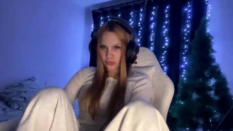 Amia online show from February 21, 5:57 pm