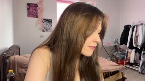 Nyelle online show from April 3, 1:42 pm