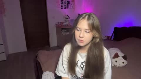 Nyelle online show from May 31, 6:09 pm