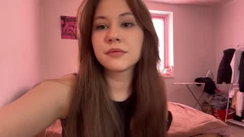 Nyelle online show from April 4, 1:43 pm