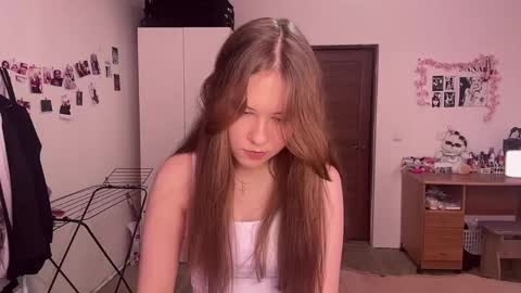 Nyelle online show from May 24, 1:10 pm