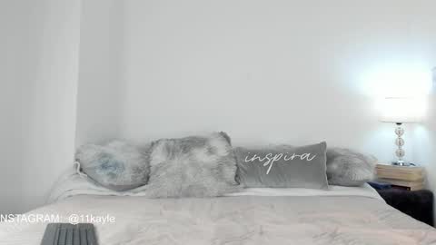 INSTAGRAM AND TW 11kayle online show from January 18, 6:48 pm