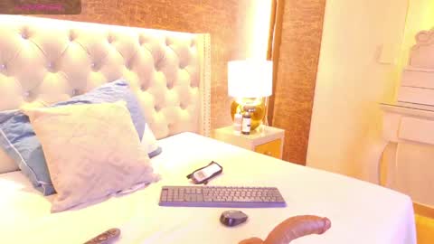  KAYLIE  online show from June 1, 11:05 pm