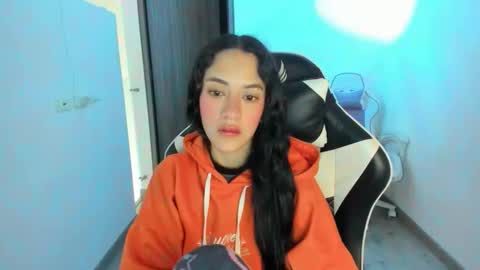 kaylie online show from December 1, 11:03 am