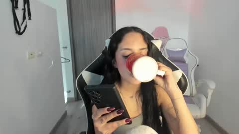 kaylie online show from November 5, 7:52 pm