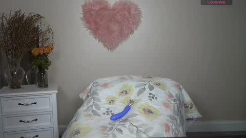 EliandKylie online show from September 10, 2:55 am