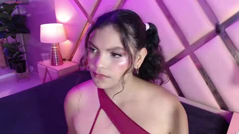   online show from April 11, 7:39 pm