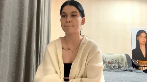 Bella online show from April 14, 3:45 pm