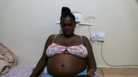 kelly_jones9 online show from February 3, 11:40 pm