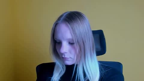 Snapshot of kelly_lly chatting on September 30, 5:18 pm Kelly online show from September 30, 5:18 pm