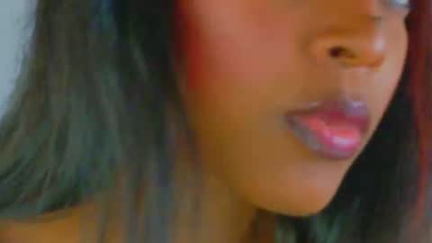 kelly_swift online show from April 12, 8:39 am