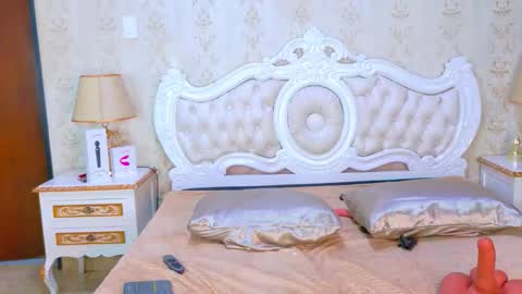 kelly_swift online show from February 4, 6:49 am