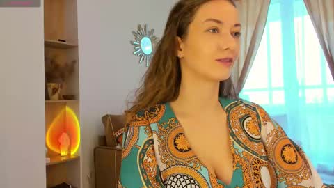 Kelly XO online show from February 17, 1:22 pm