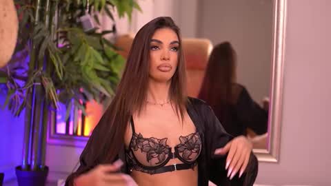 Kendal online show from December 15, 8:47 pm