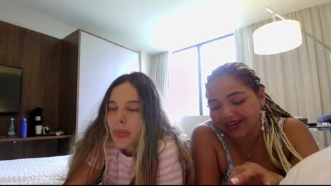 kendall online show from December 28, 2:53 pm